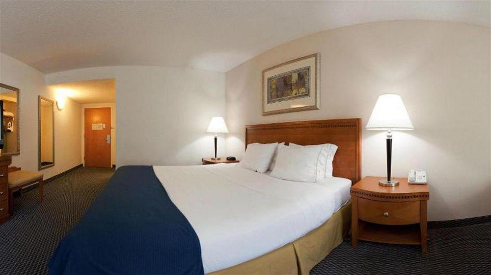 Holiday Inn Express Richmond-Brandermill-Hull Street By Ihg Exteriér fotografie